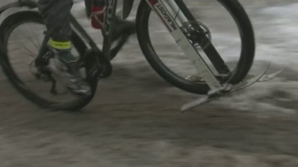 La 'biciski', el invento búlgaro para afrontar el temporal de frío siberiano