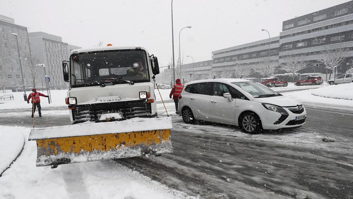 La nieve y el riesgo de avalanchas obligan a cortar más de 20 carreteras