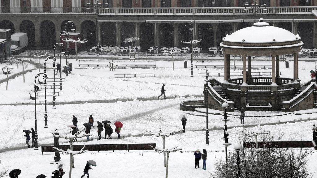 Pamplona, colapsada por el temporal de nieve