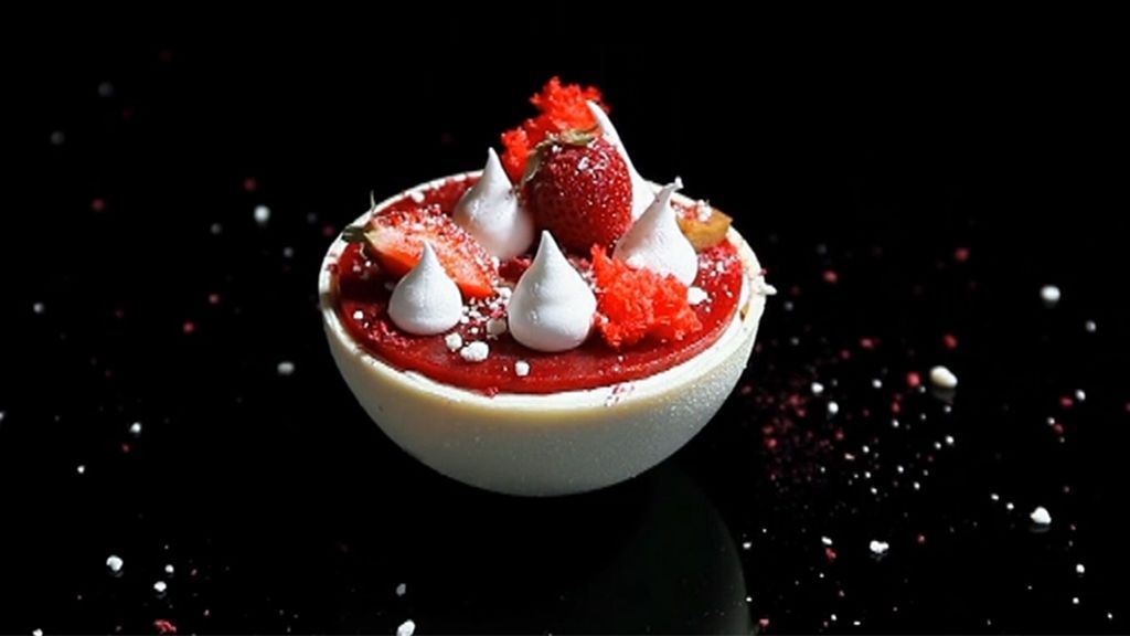 De arquitecta a pastelera, conquista el paladar con la tecnología más dulce