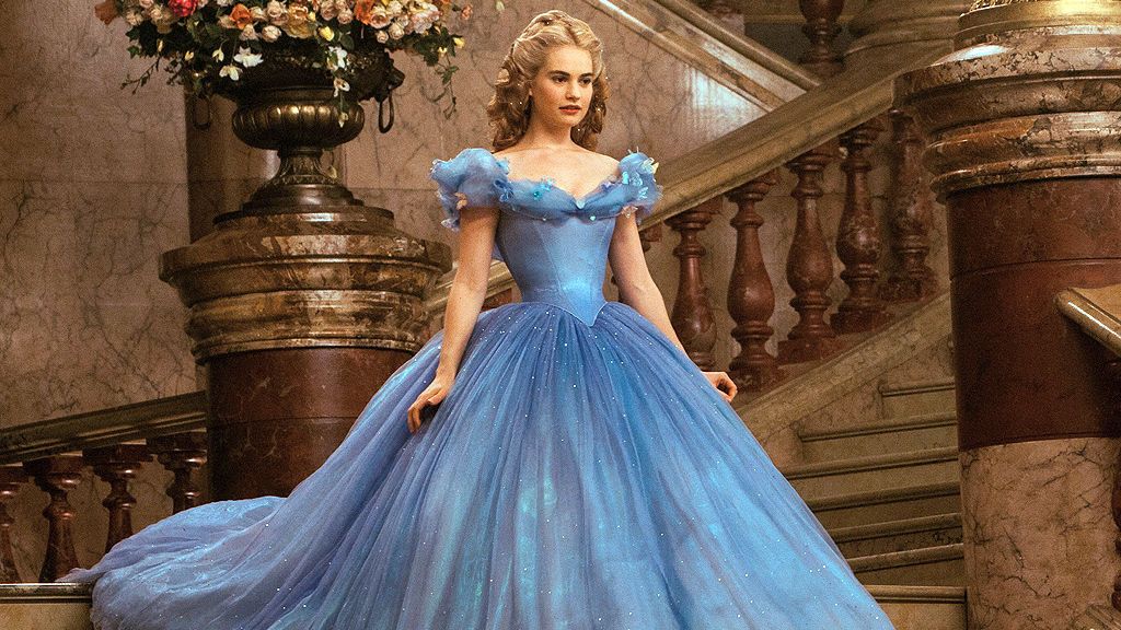 La peligrosa ‘dieta Cenicienta’ que anima a las mujeres a perder kilos para parecerse al personaje de Disney