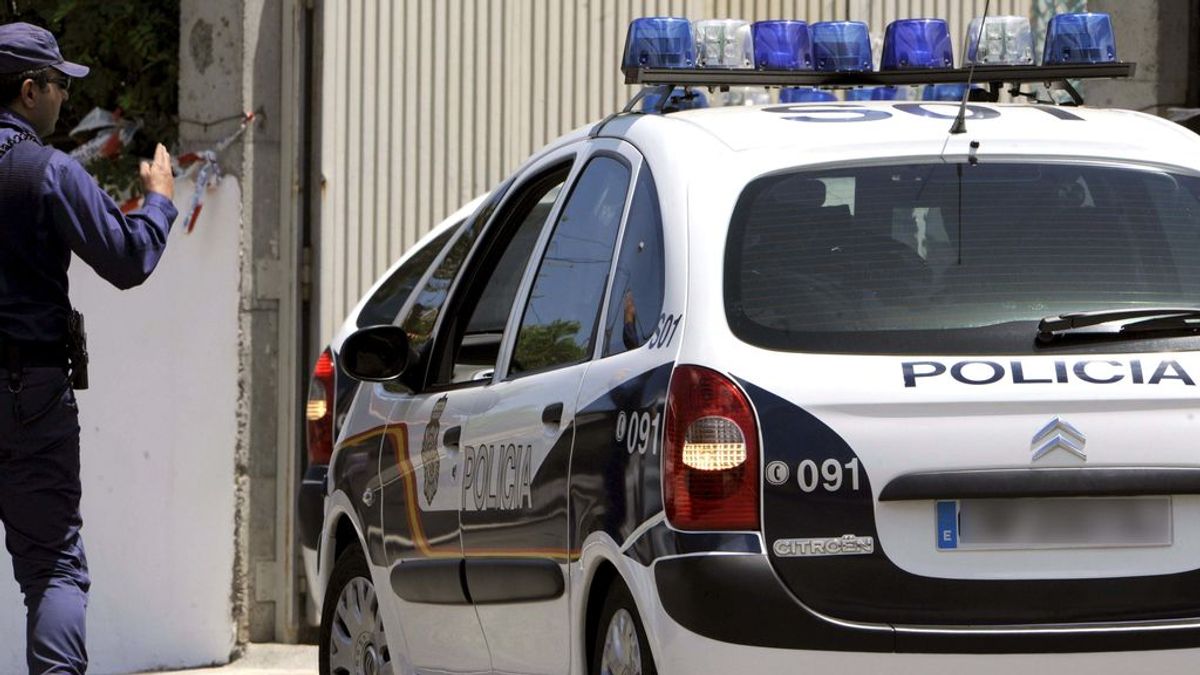 Ocho detenidos en Vigo tras localizar la Policía a un herido de bala y a otro individuo maniatado en un piso