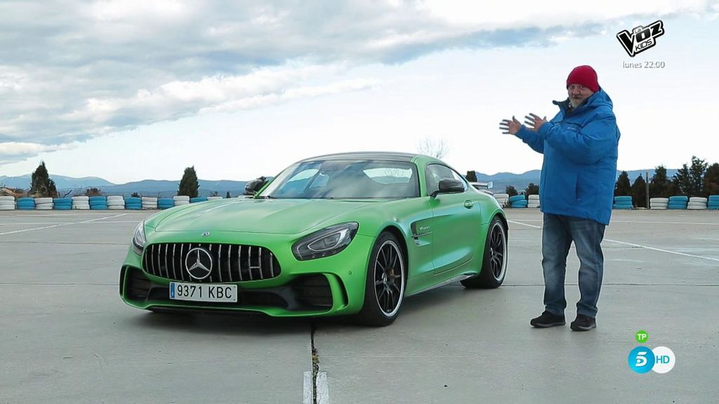 El bestial Mercedes AMG GTR y el increíble sonido de su motor v8 de 585 cv