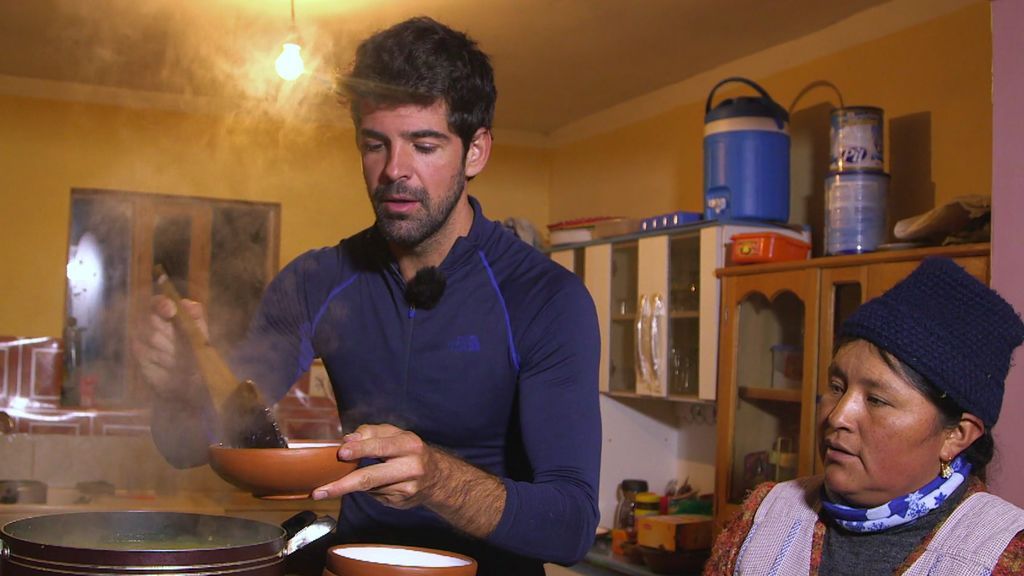 ¡Todo un chef! Miguel Ángel Muñoz muestra sus dotes en la cocina y sorprende a Calleja