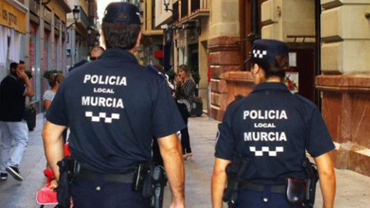 Detenido en Murcia tras golpear a su pareja y arrastrarla del pelo por la calle por estar con un amigo