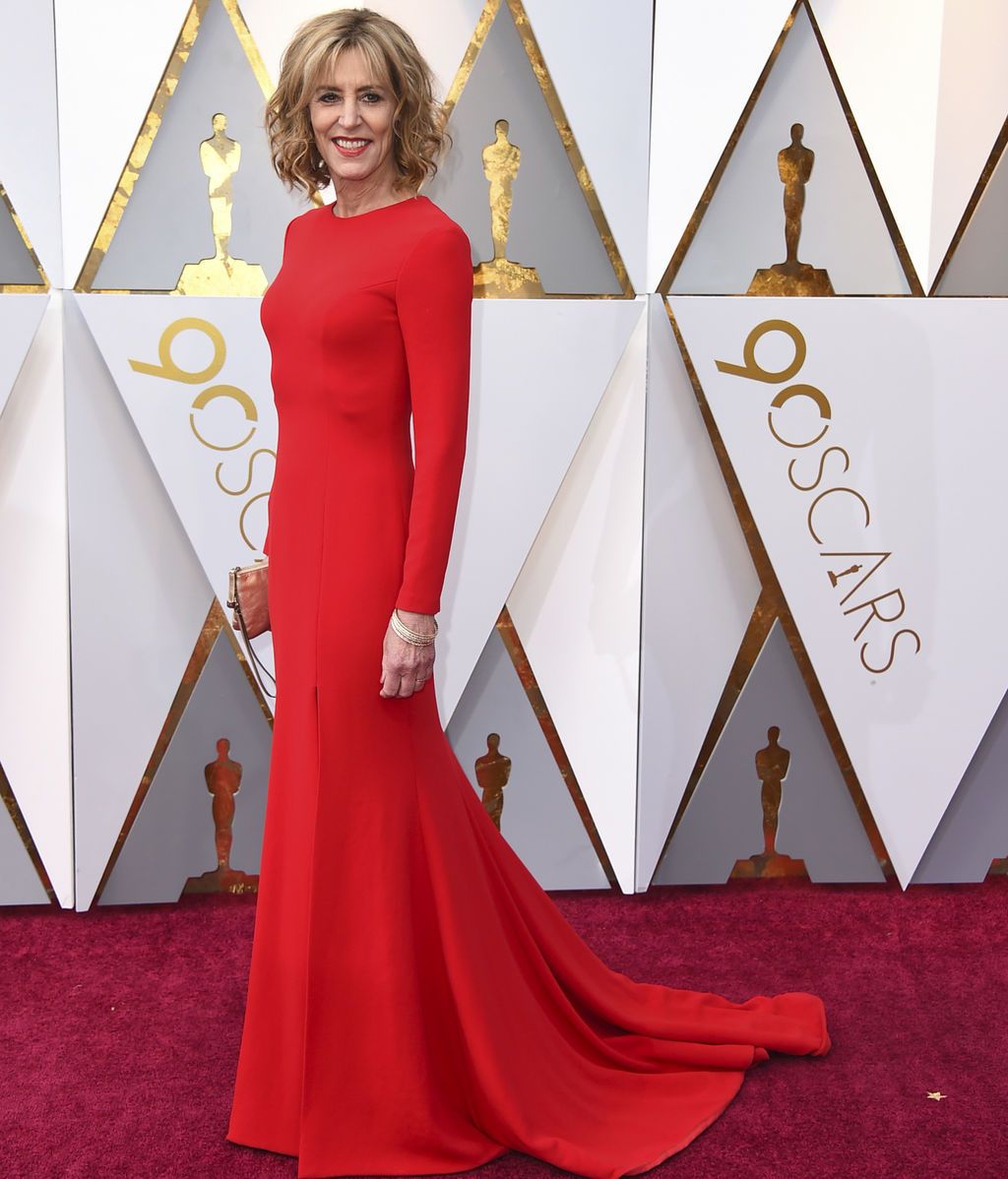 Christine Lahti con vestido de Romona Keveža