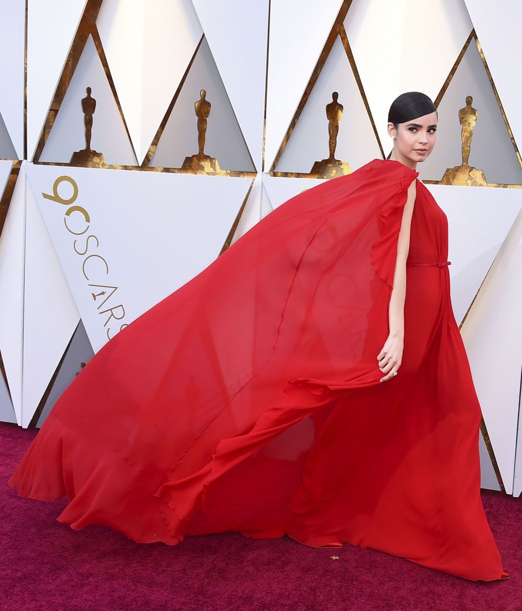 Sofia Carson de Giambattista Valli Resort