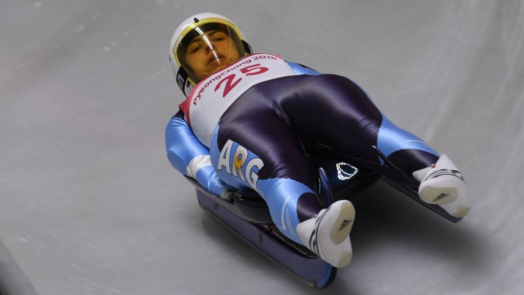 Verónica Ravenna, una argentina de 19 años bajando a 120 km/h por el hielo de PyeongChang