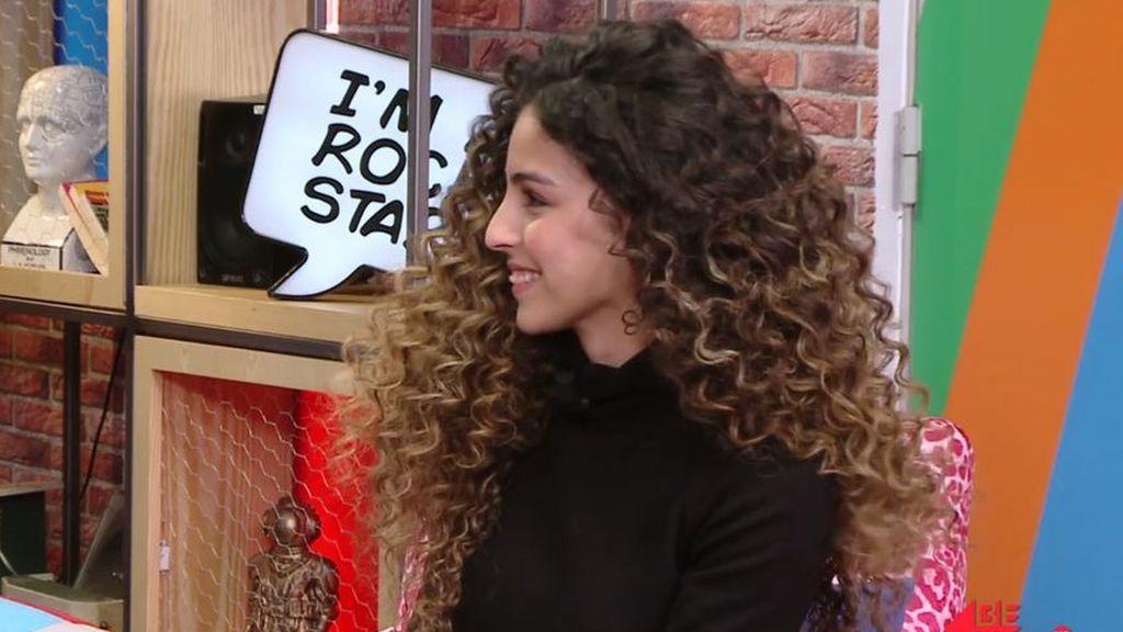 Llega la revolución del pelo rizado con Zoe, Chica Pelo