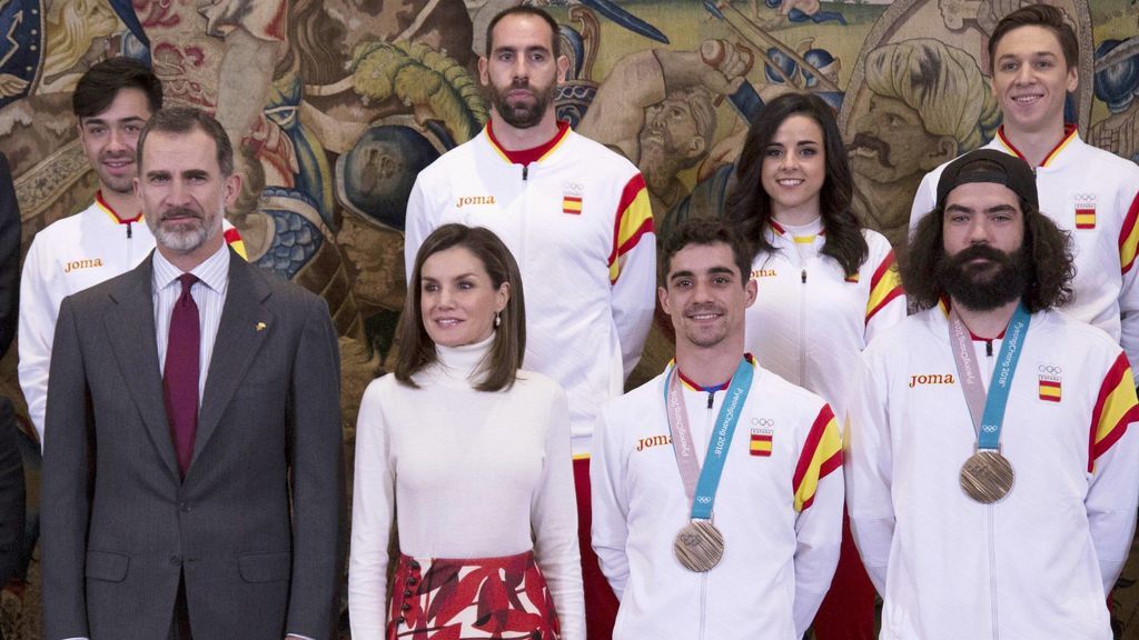 ¿Casualidad o guiño a los Olímpicos? Doña Letizia se viste igual que ellos en la recepción