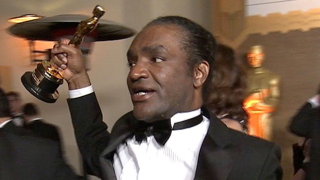 Un hombre roba el Oscar de Frances McDormand en una fiesta después de la gala