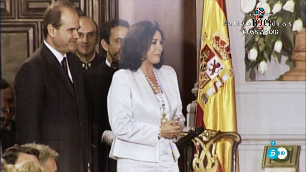 La polémica con Isabel Pantoja: sigue sin devolver la medalla de Andalucía