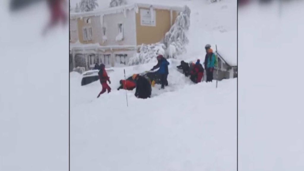 Medio centenar de escolares atrapados en un albergue de Sierra Nevada