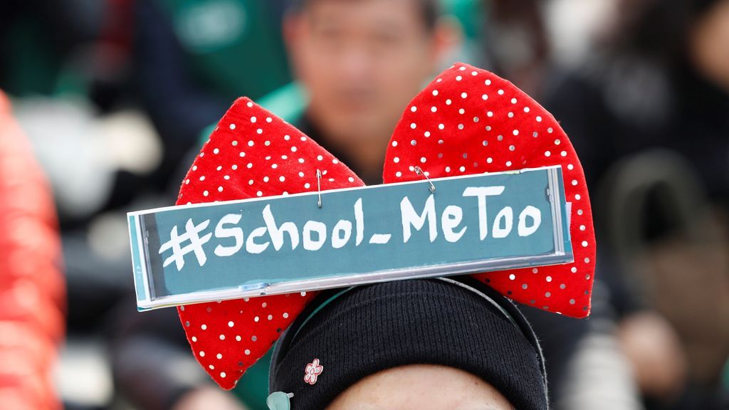 Las mujeres filipinas participan en una manifestación para conmemorar el Día Internacional de la Mujer en Manila