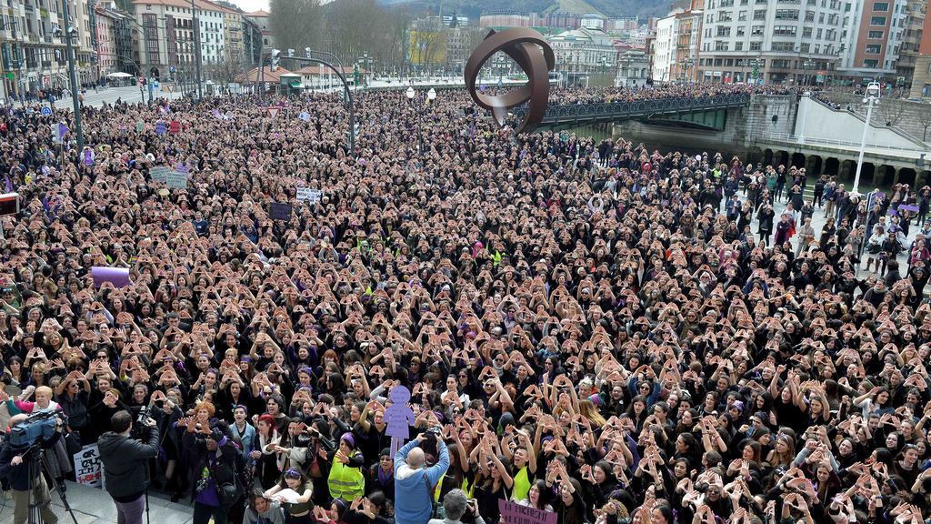 Miles de mujeres toman las calles por el feminismo