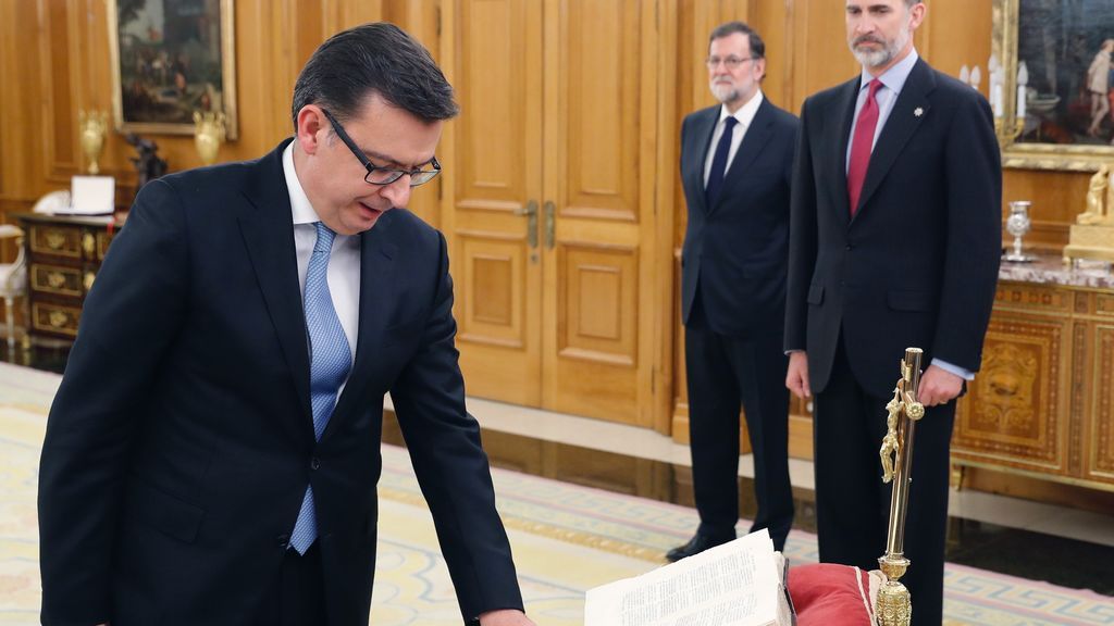Escolano jura como nuevo ministro de Economía en Zarzuela