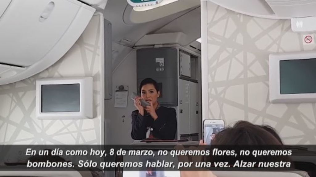 El emocionante discurso feminista de una azafata de Royal Air Maroc que da la vuelta al mundo
