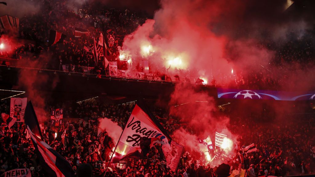 La UEFA abre expediente al PSG por el uso de bengalas durante el partido de Champions ante el Real Madrid
