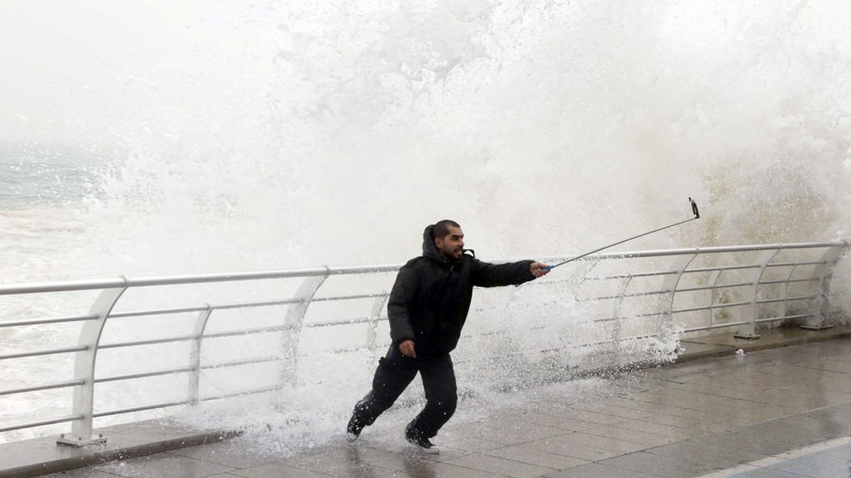 ¡Cuidado 'instagramers'!: Félix llega con olas de hasta siete metros este fin de semana