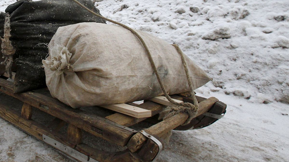 Encuentran una bolsa llena de 54 manos humanas cortadas en Rusia