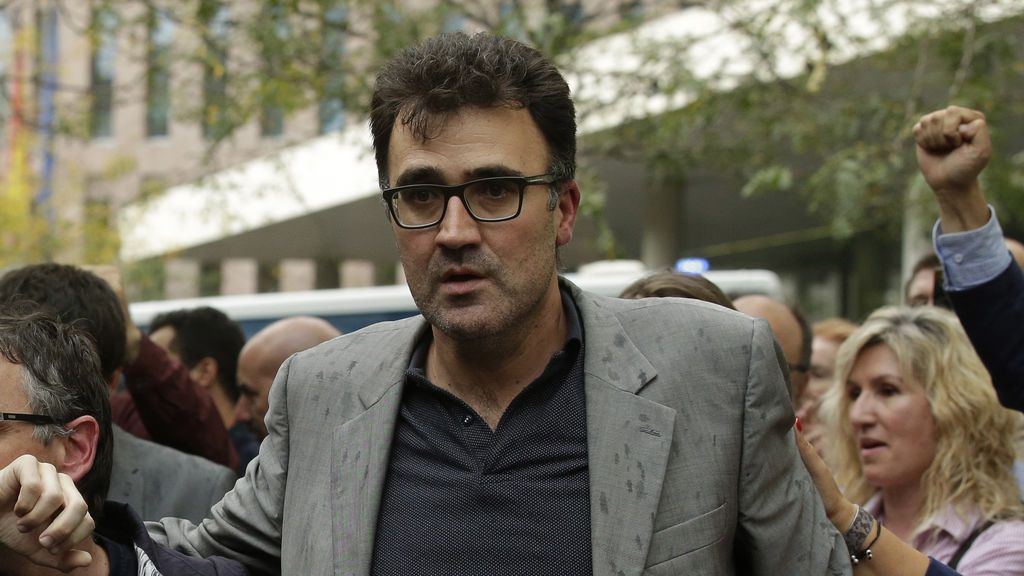 Lluvia de críticas a Lluis Salvadó por sus comentarios machistas: "A la que tenga las tetas más gordas se lo das"