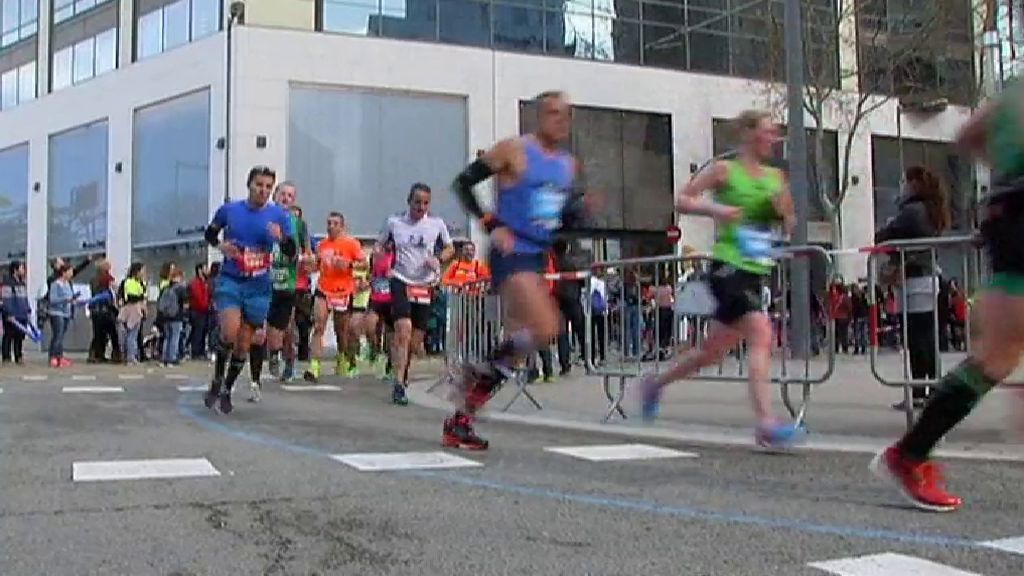 17.000 corredores participan en el maratón de Barcelona