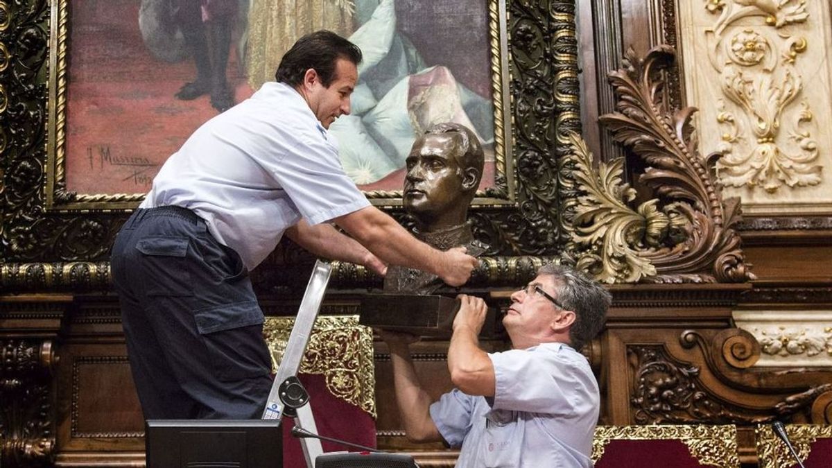 El Ayuntamiento de Barcelona, obligado a colocar un retrato del rey