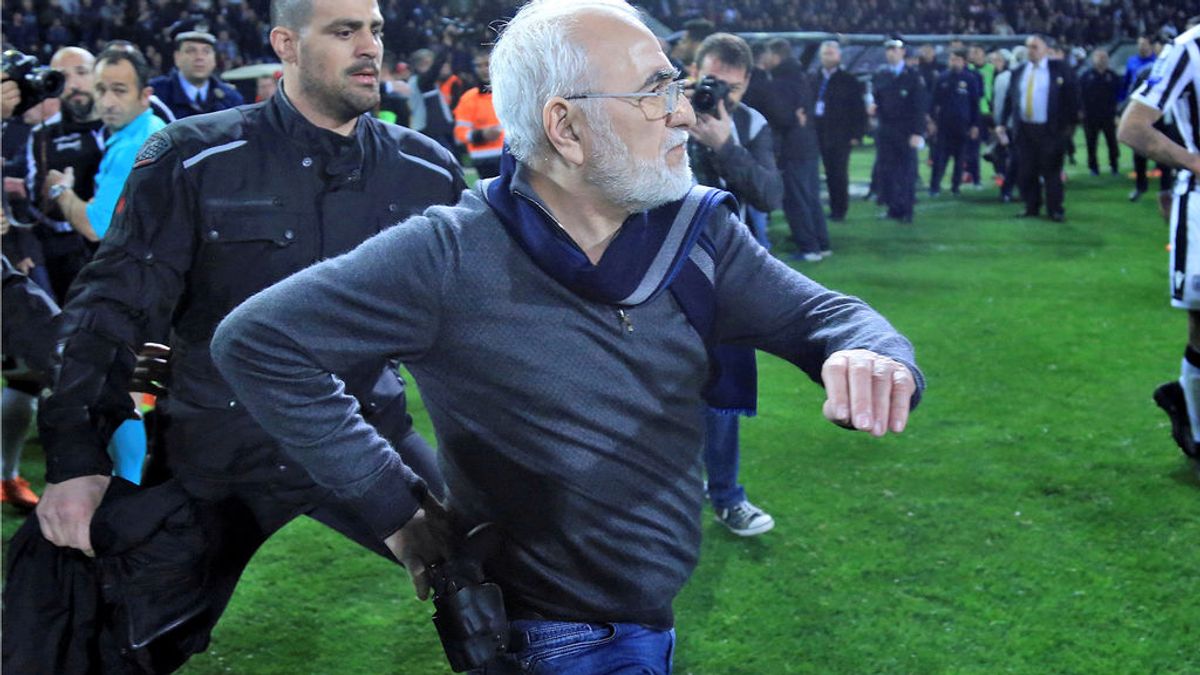 Grecia suspende la Liga de fútbol y ordena la detención del presidente del PAOK por entrar al césped con una pistola