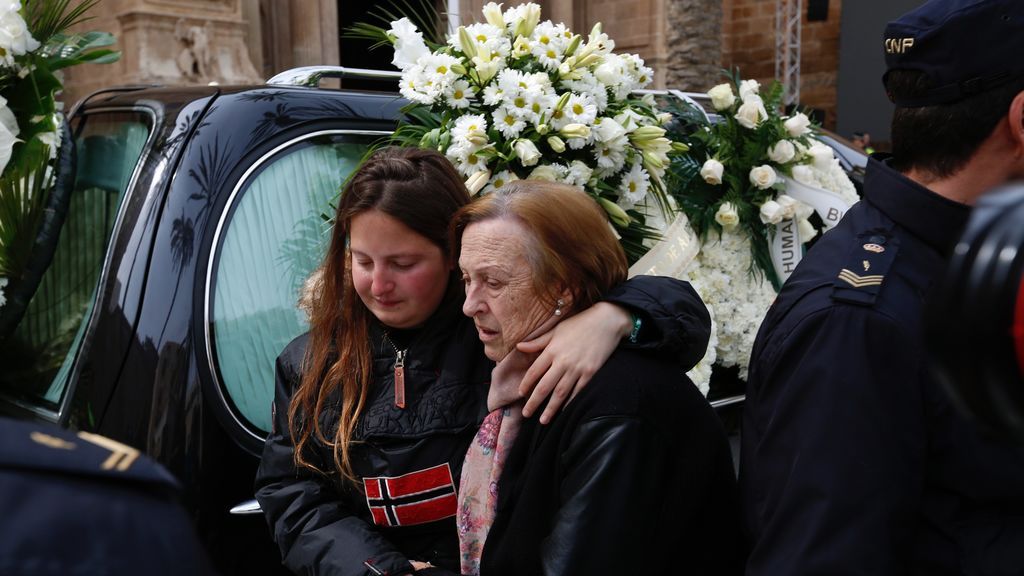 La abuela y la prima de Gabriel