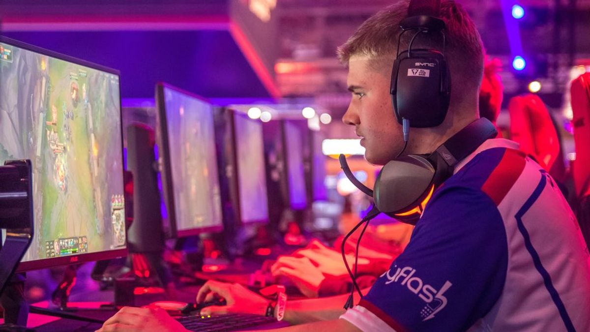De hobby a profesión: cinco claves para convertirte en jugador profesional de ‘eSports’