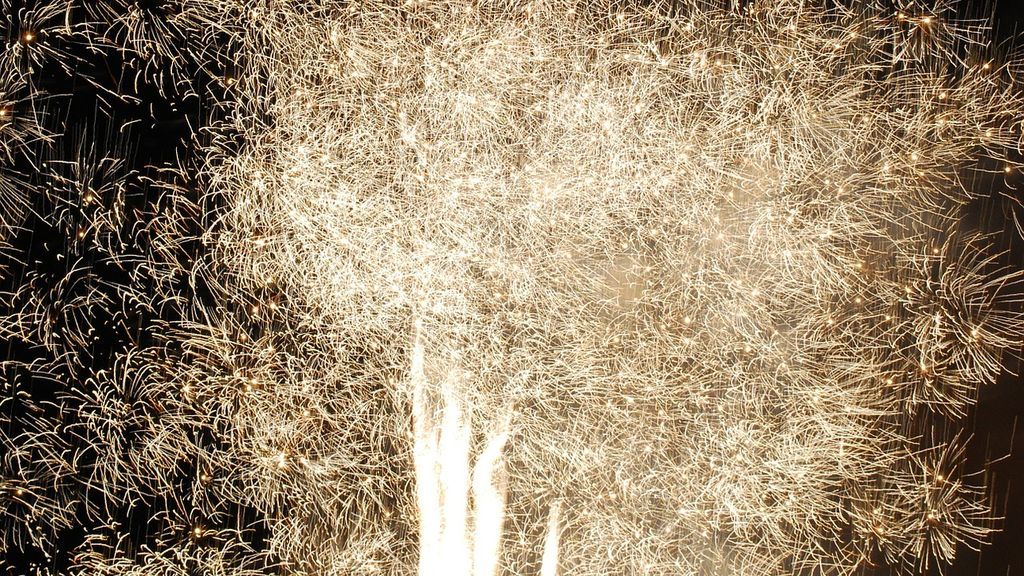 fireworks-358539_1920