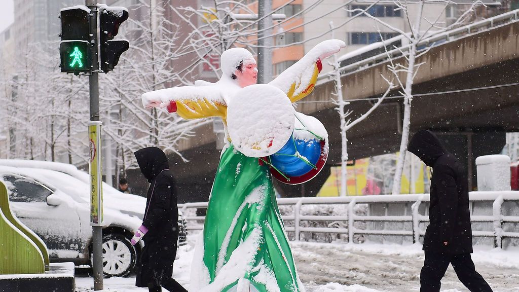 Escultura cubierta de nieve