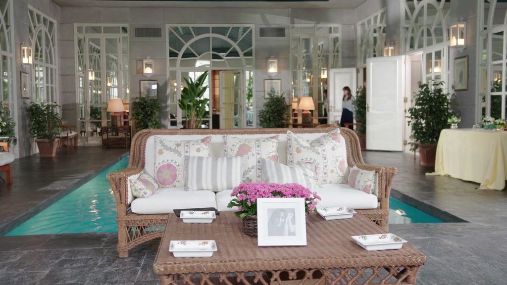 Piscina interior, gran salón... así es la casa de Isabel Preysler por dentro, foto a foto