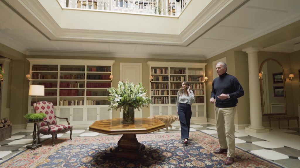 Piscina interior, gran salón... así es la casa de Isabel Preysler por dentro, foto a foto