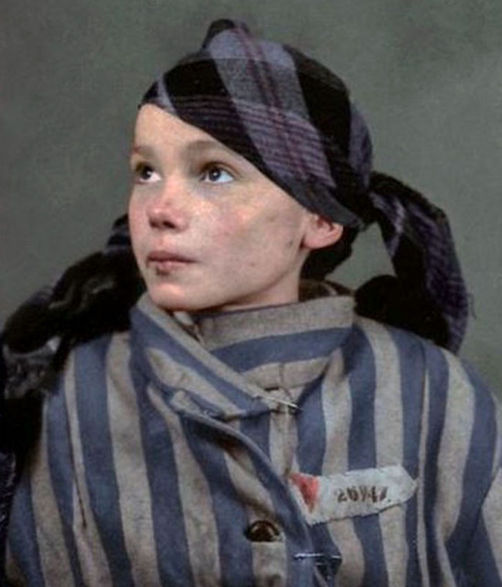 Una artista brasileña homenajea a una víctima de Auschwitz con una foto