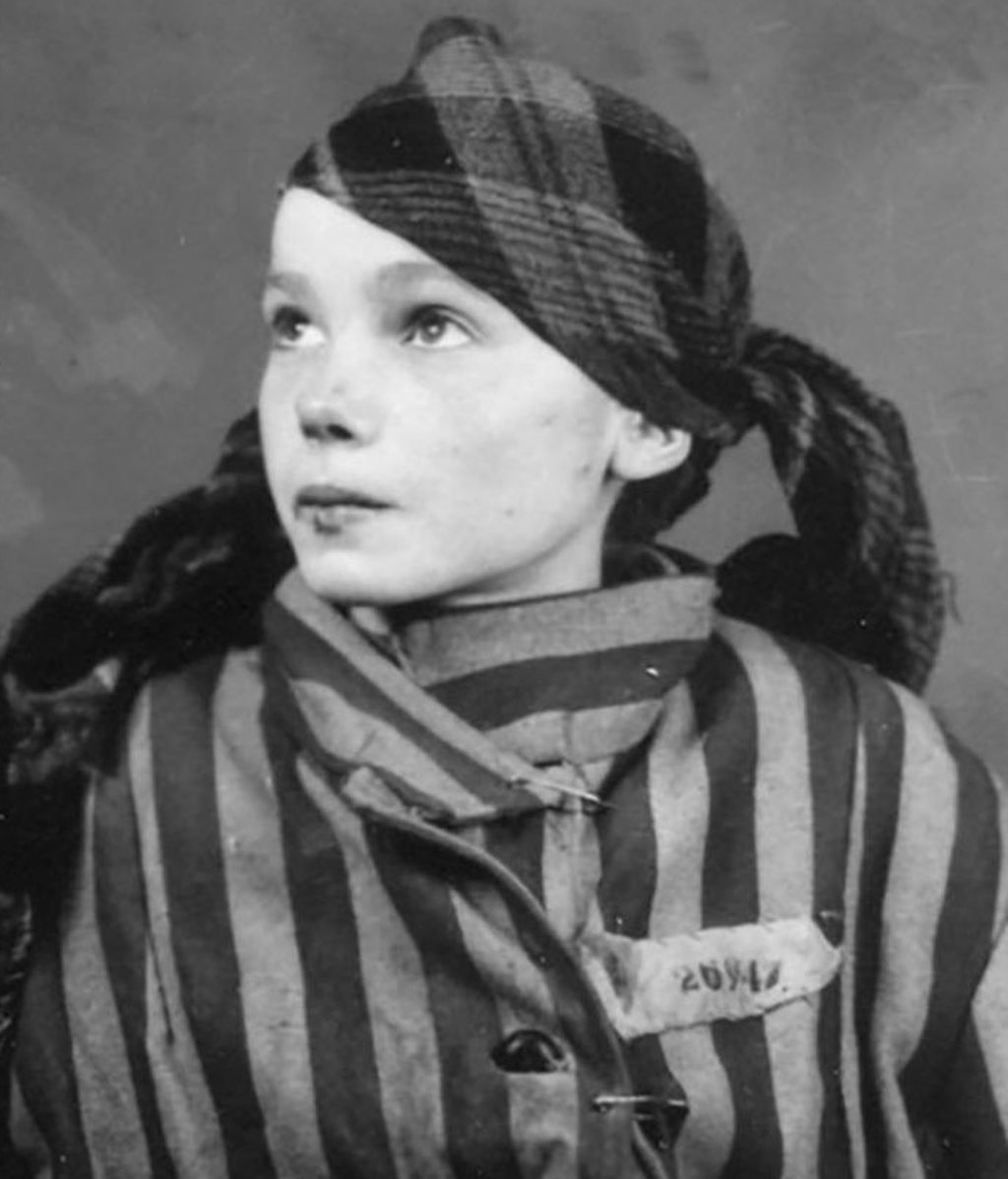 Una artista brasileña homenajea a una víctima de Auschwitz con una foto