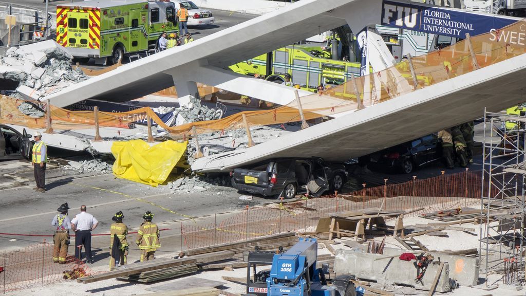 El puente de Miami se derrumbó al paso de los coches