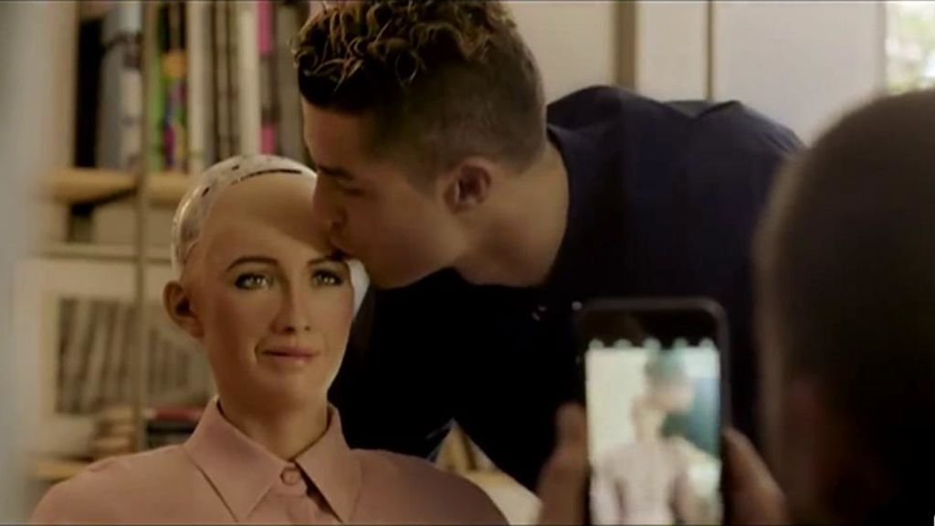 Cristiano y su entrevista más surrealista con un robot