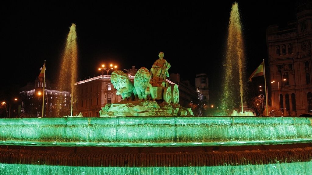 La Cibeles de Madrid se tiñe de verde para celebrar San Patricio