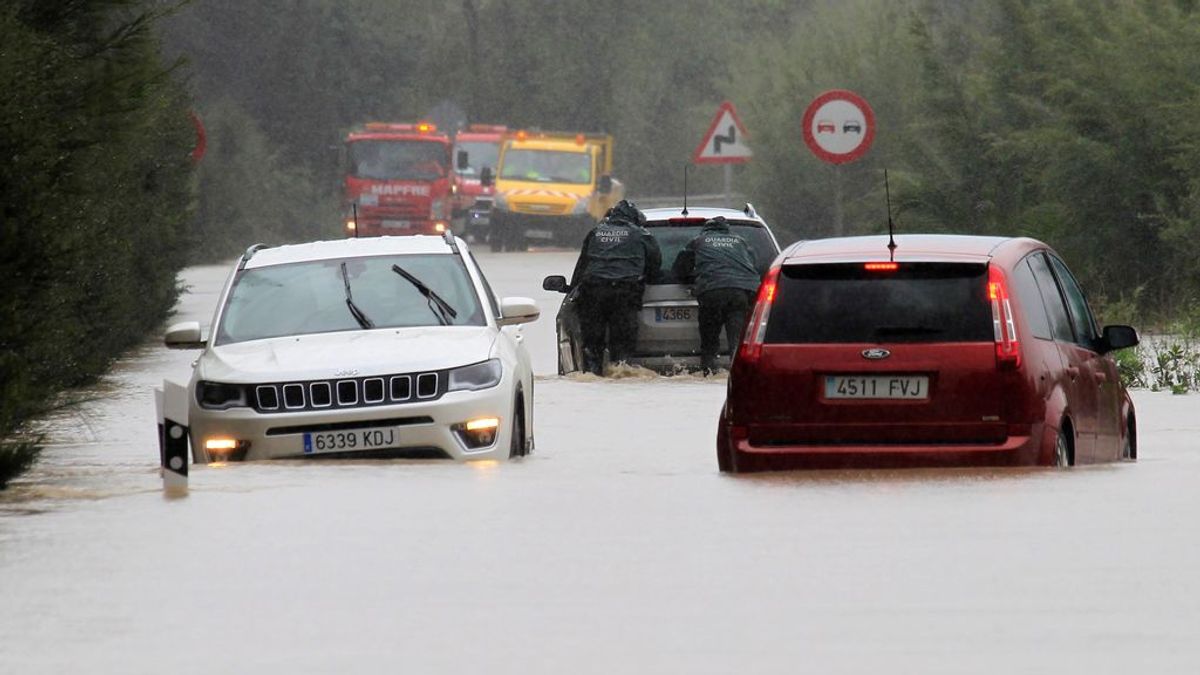 Una treintena de carreteras cortadas por el temporal, la mayoría por inundaciones