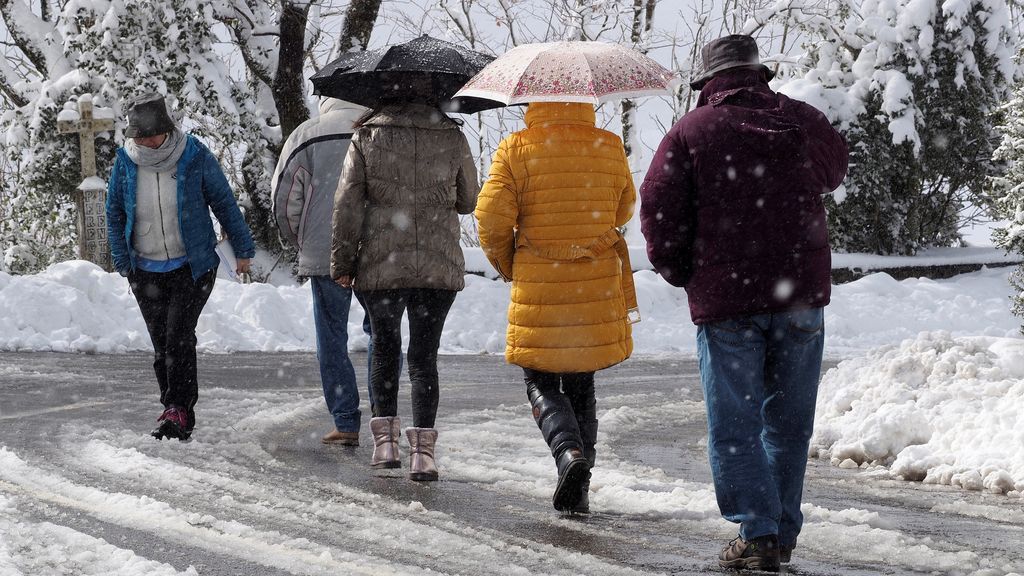 Ni rastro de la primavera por un temporal de frío siberiano que congela la península