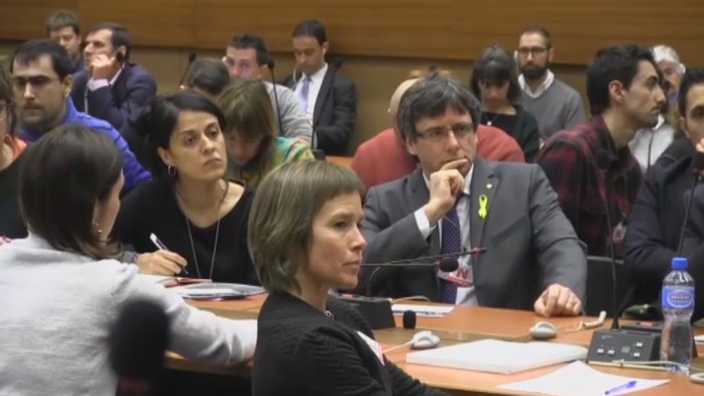 Carles Puigdemont y Anna Gabriel, juntos en la sede europea de Naciones Unidas