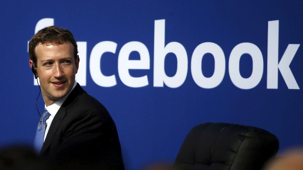 El silencio de Zuckerberg desploma a Facebook en bolsa