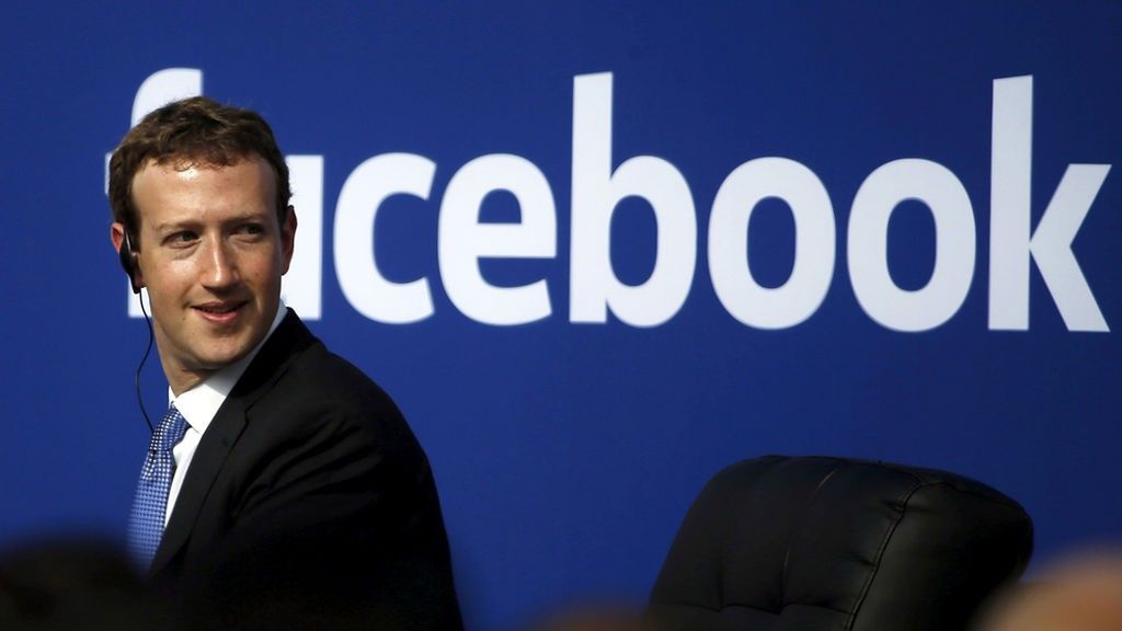 El silencio de Zuckerberg desploma a Facebook en bolsa