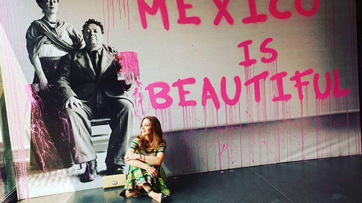 Mientras en España hay divorcio, Paula baila y llama por primera vez 'exmarido' a Bustamante en México