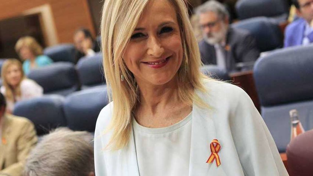 La oposición fuerza que Cifuentes comparezca en el Pleno de la Asamblea para explicar la polémica del máster
