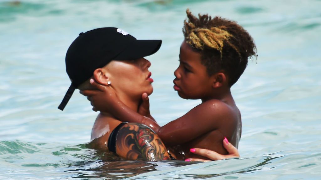 Amber Rose, a quienes llaman gay a su hijo por ser fan de Taylor Swift: "Madurad, idiotas"