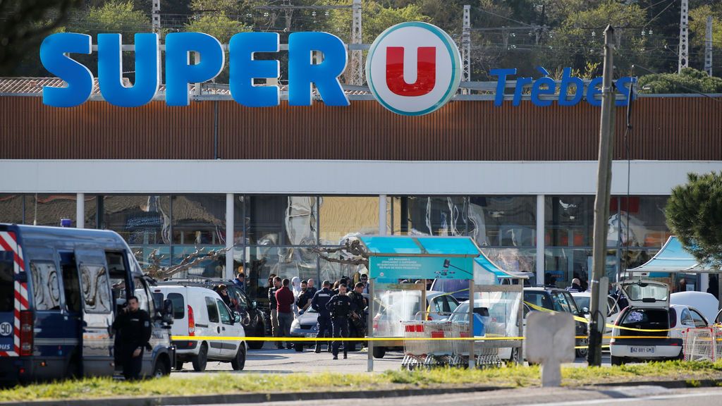 Un asaltante toma rehenes en un supermercado de Francia