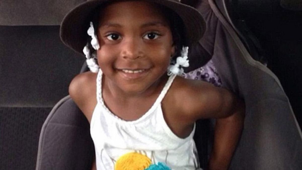 Una niña de 7 años muere después de ahogarse con un snack