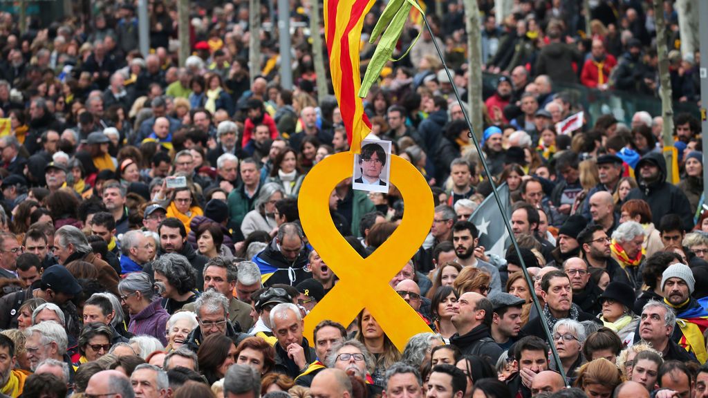 Movilizaciones masivas en Cataluña en protesta por el arresto de Puigdemont